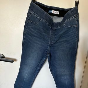 Old Navy Pull On Jeans